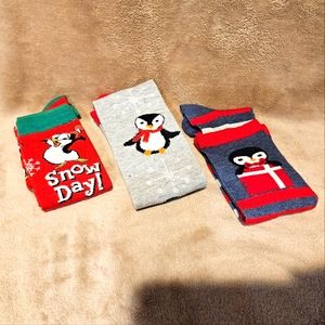 🍓🍄Womens Knee High Christmas Holiday Penguin Socks - Never Worn🍄🍓